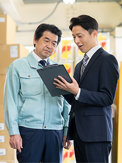 サービスの説明をするReliefスタッフと事業者